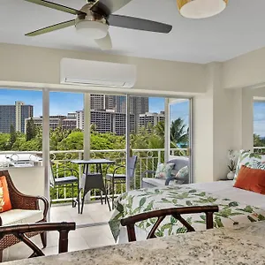 Apartment Waikiki Shore 515 Beachfront & Upgrade, Honolulu